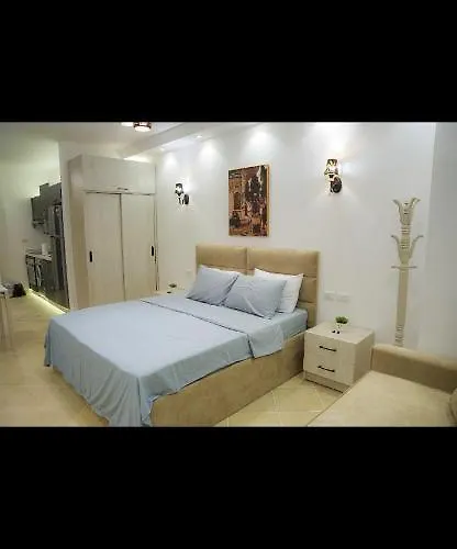 شقة Benashti